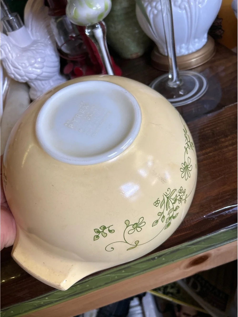 Vintage Pyrex 2.5 Quart Mixing Bowl with Green Floral Design